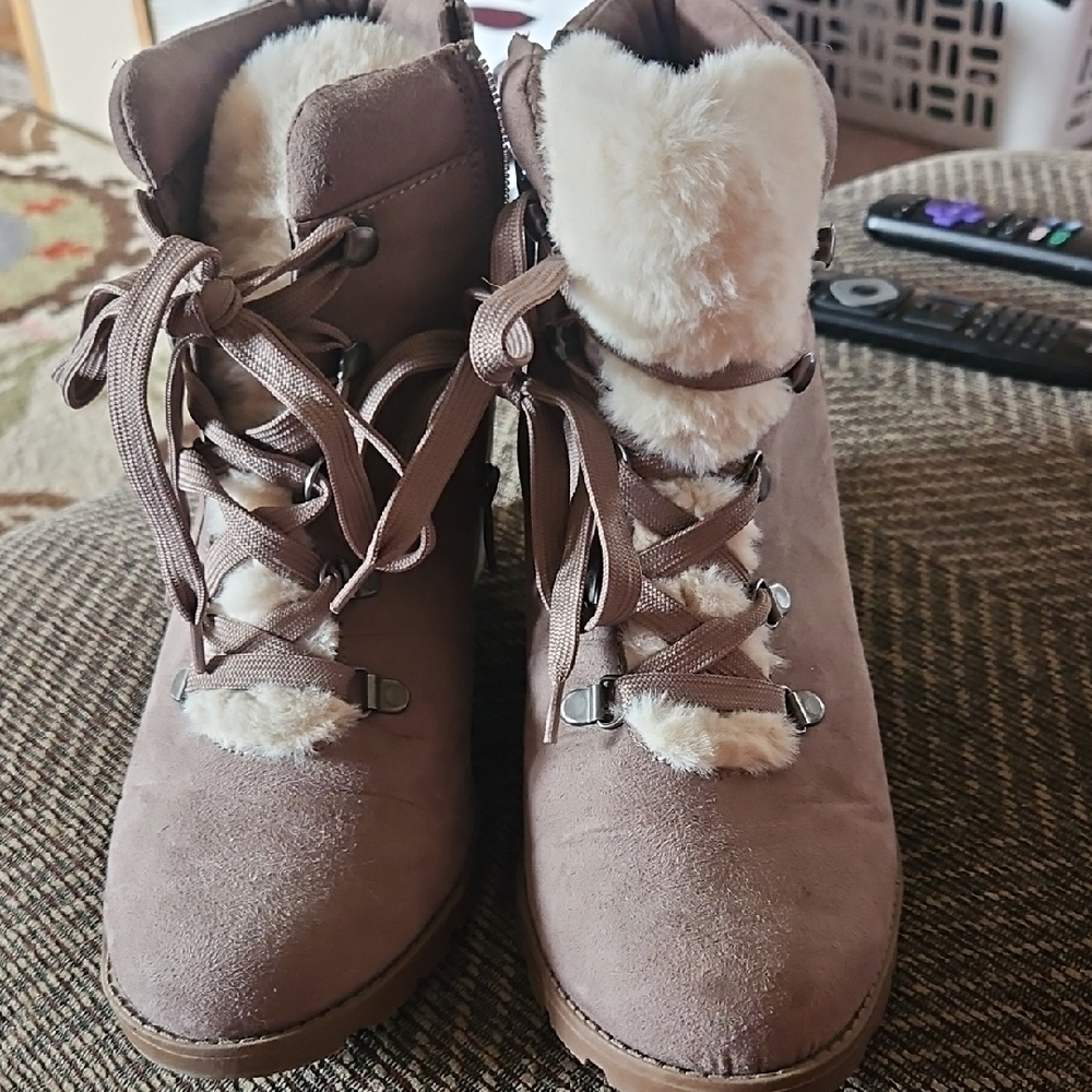 Women's Tan Fur-Lined Boots